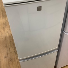 2ドア冷蔵庫のご紹介です。