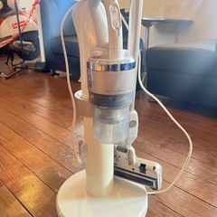 TOSHIBAコードレスクリーナー　掃除機