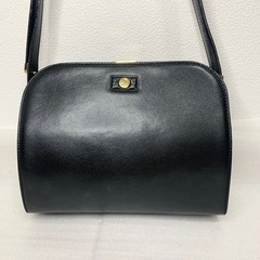 ゴールドファイル　ショルダーバッグ　コンパクト　レザー　ブラック