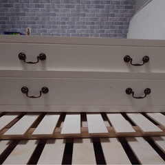 収納引き出し付きセミダブルベッドの画像