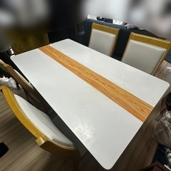 ダイニングテーブル