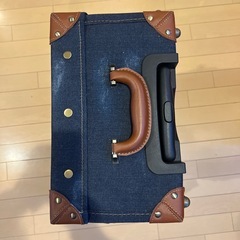 美品　
スーツケース　デニムの画像