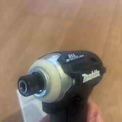 マキタ　インパクトドライバ　makita 本体のみ　美品　の画像