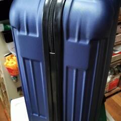 💖新品💖【本日入荷】💖【感謝セール】❤💖【代理出品】 旅行カバン紺色 【機内持込サイズ】 市場価格10,000円 を！！3,300円です🙏の画像
