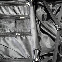 💖新品💖【本日入荷】💖【感謝セール】❤💖【代理出品】 旅行カバン紺色 【機内持込サイズ】 市場価格10,000円 を！！3,300円です🙏の画像