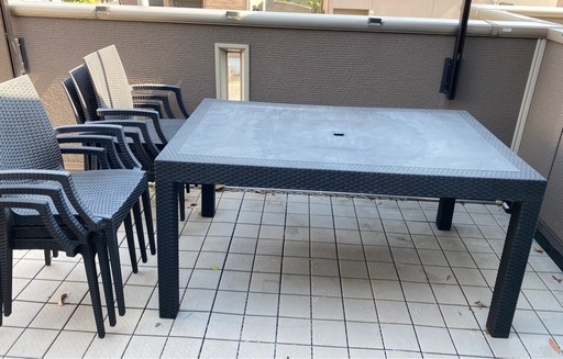 ガーデンテーブル　椅子6脚　パラソル