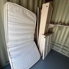 シングルベット棚付き
