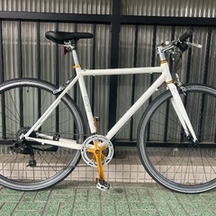 🔹クロスバイク GIANT TRADIST 定価 : 59,850円