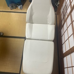 タカラベルモント　エステ、ネイル用ベッドの画像