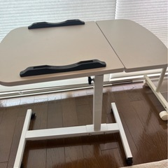 【美品】ソファやベッドで使えるサイドテーブル