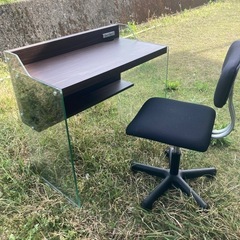 机と椅子のセット