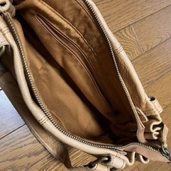 CIPOLLA チポラ バッグ 牛革 カウレザー キャメルの画像