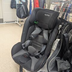 ISOFIX搭載　アップリカ　チャイルドシート　フォームフィット