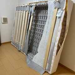 【0円・部材用】解体途中のダブルベッド、引き取っていただける方募集