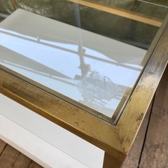 【定価11万以上‼️】店舗什器　３段テーブル　引き出し付き　アンティークゴールド脚の画像
