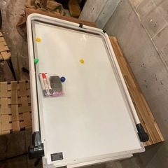 ホワイトボード　開脚スタンド付き　新品