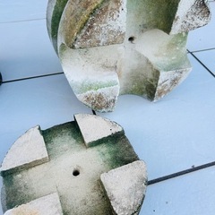 お譲り先決まりました！バリ島　石の灯籠プルメリアの画像