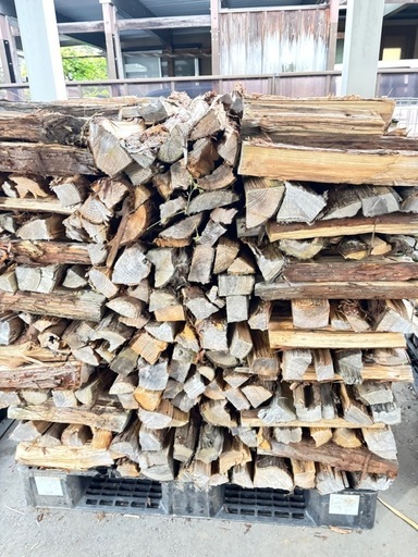 薪（杉） 1立米（立方メートル）よりいっぱいです