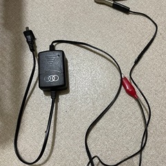 小型バッテリー用充電器