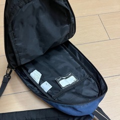 PUMAショルダーバッグの画像