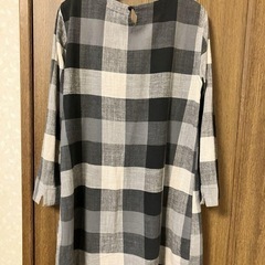 大きいチェック柄のロングチュニック！の画像