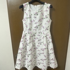 Cherry Annの花柄ワンピースです☺️