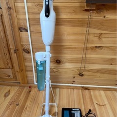マキタ　充電式コードレス掃除機