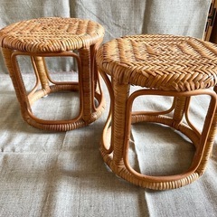 藤の丸椅子 2個組 の画像