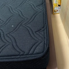 ベット　セミダブルベット　マットレス付き　照明、コンセントの画像