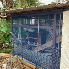 丈夫な鉄のさく小屋！