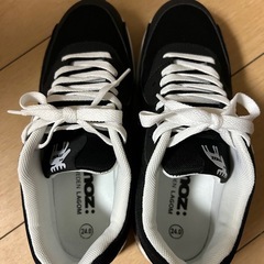 最終値下げ‼️mozスニーカー　24センチの画像