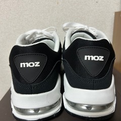 最終値下げ‼️mozスニーカー　24センチの画像