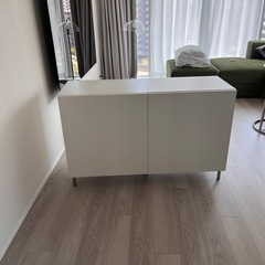 IKEAベストー収納チェストの画像