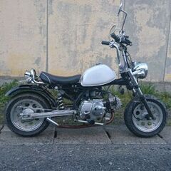 モンキータイプのキットバイク(50cc)とカブ系(50cc)を交...
