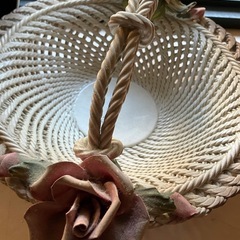 ロイヤルコペンハーゲンの青いお皿とカゴ仕様の陶器皿