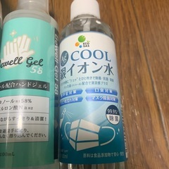 【新品未使用】マスク1000枚と除菌ジェル多数の画像