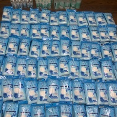【新品未使用】マスク1000枚と除菌ジェル多数の画像