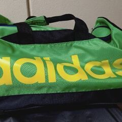 ミニ旅行に！adidasキャリーバッグ