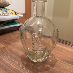 画鋲　花瓶の画像