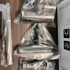 ダイソン:V6 triggerPRO【本体　バッテリー充電器used】 コンビネーションノズル　隙間ノズル　ミニモーターヘッド　フトンツール　新品の画像