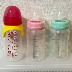 哺乳瓶 プラスチック 3本の画像
