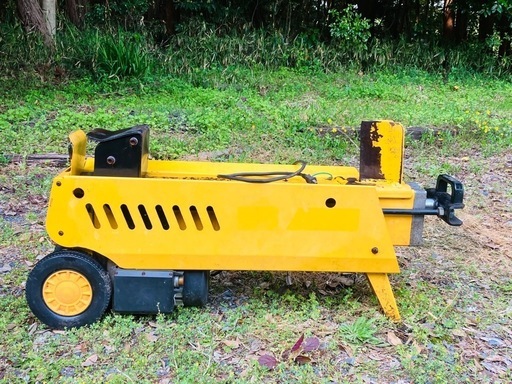 油圧式薪割り機