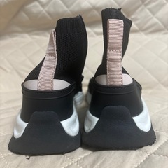 22.5 cm zara シューズの画像
