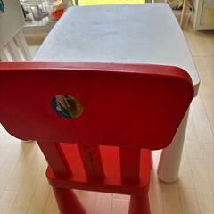 子供用テーブルセットの画像