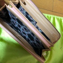 薄ピンク長財布の画像