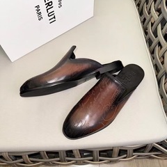 ベルルッティサンダルほぼ新品箱付きの画像