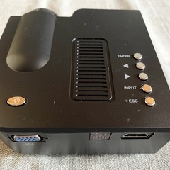 【極美品】LEDコンパクトプロジェクターの画像