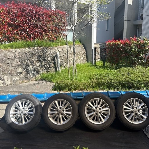 クラウンタイヤ込みホイール