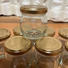  蓋付きの瓶8この画像