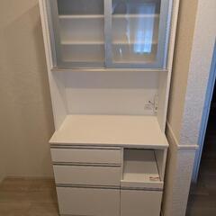 食器棚の画像